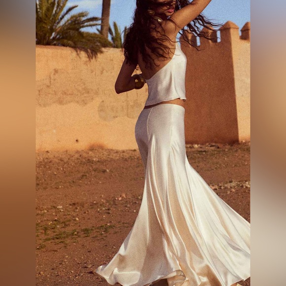 Reformation Sera Silk Two Piece Set - Picture 9 of 10